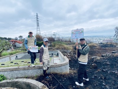 墓地火災過後，臺中分署森林監測志工持續向民眾宣導用火安全