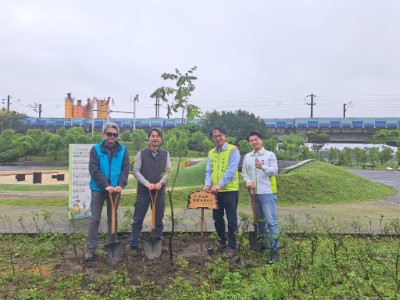 冬山鄉公所員工及南興社區植樹活動5