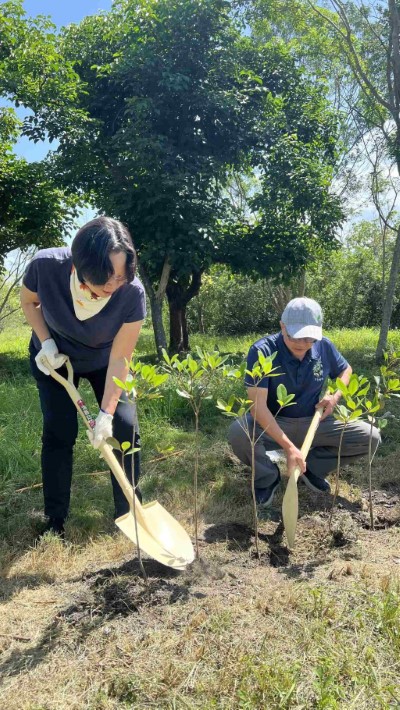 中廣花蓮台台長陳秀卿與林保署花蓮分署玉里工作站主任李名轉