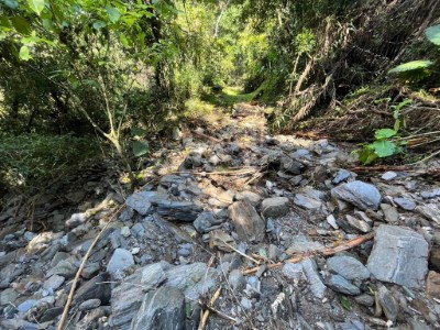 康芮颱風造成大量土石埋沒古道