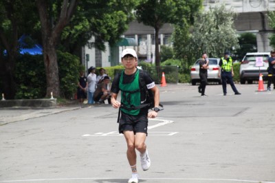本次負重跑走成績最快應考人7分30秒完成