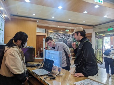 除常見英日韓語外，測試期間也已使用希伯來語翻譯服務外籍遊客