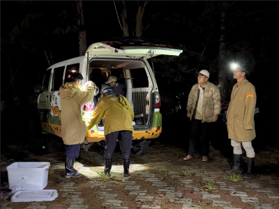 於今(18)日凌晨12點完成救援，順利將黑熊送上車載往集集野生動物急救站