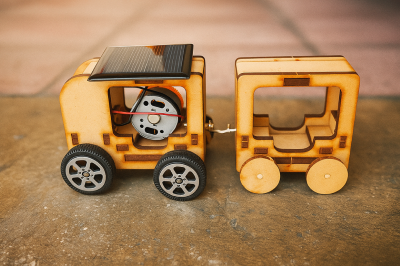 木作科學DIY課程—太陽能動力台車(烏來林業生活館提供)