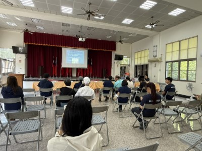新竹分署烏來工作站說明租地契約相關規定(林業保育署新竹分署提供)