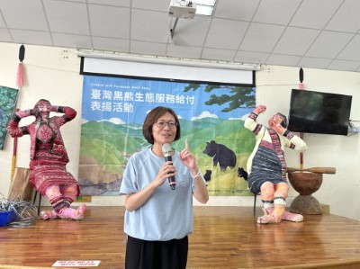 林業保育署臺中分署吳貞純秘書前往桃山部落頒發獎勵金