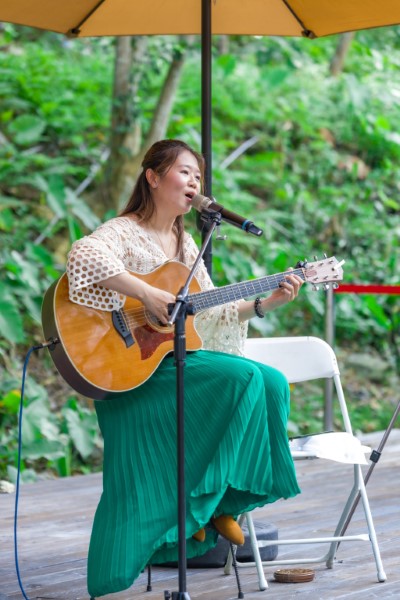 客家創作女歌手葉鈺渟