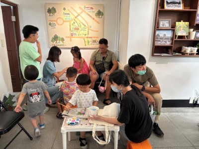 114年8月9日首場系列活動「外公家的小木貓－繪本共讀＆葉拓體驗」1(保育署新竹分署提供)