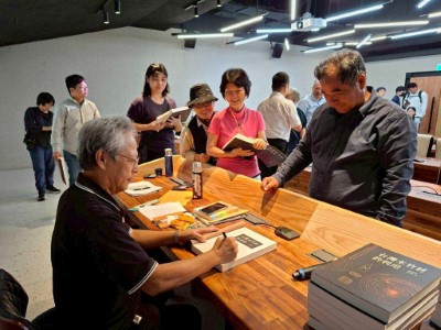 台灣木竹材的利用新書發表會_簽名現場