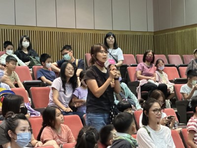 民眾分享剛從日本北海道旅遊返國，聽聞棕熊攻擊事件發生，因此特別報名參加此次新書發表會，希望能對人熊和諧共處議題多一份認識