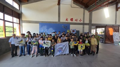 參賽隊伍們於開賽前大合照