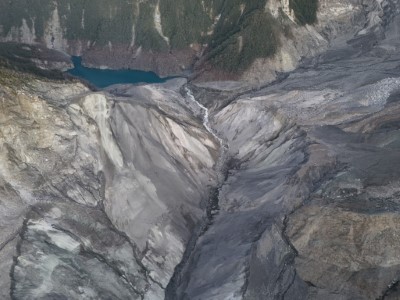 114年10月10日空拍堰塞湖區，初判無異常變化。
