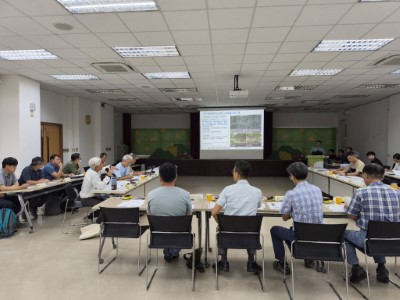 與會NGO提出生態友善建議並與委員討論情形1