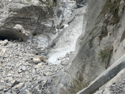 1141022-立霧溪燕子口堰塞湖壩體滲溢