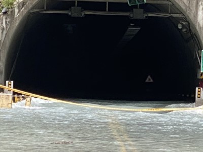 1141022-立霧溪燕子口堰塞湖-橋面溢流