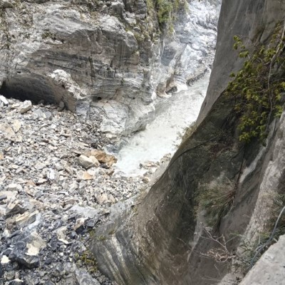 114年10月25日立霧溪燕子口堰塞湖-壩底滲流