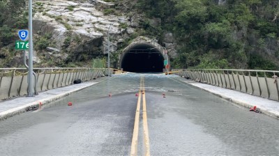 燕子口堰塞湖降壩引流奏效 水位緩降魯丹橋水簾規模縮小