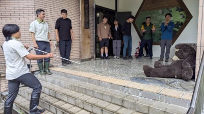 林業保育署宜蘭分署攜手南澳在地部落辦理臺灣黑熊救傷演練2