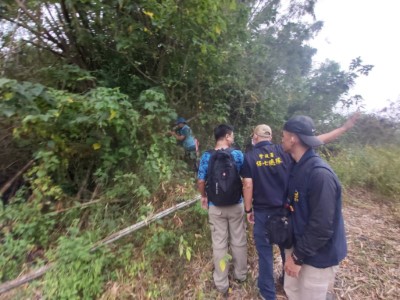 林業及自然保育署屏東分署與保安警察第七總隊第八大隊會勘情形