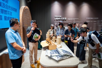 圖三、參訪龍崎農會竹炭故事館，解說竹產品多元運用。