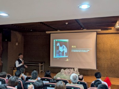 圖四、保安警察第七總隊第五大隊梁家賢大隊長分享查緝野生動物非法獵捕案件經驗，以實務行動守護山林生命。