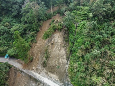 宜專一線8.5K處近期上邊坡持續發生坍方1