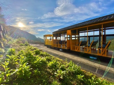 太平山蹦蹦車與日出