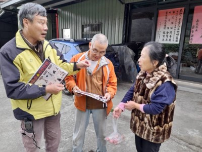 林業保育署嘉義分署持續向當地民眾說明黑熊生態服務給付入侵通報及配合保育措施，防止黑熊再次入侵