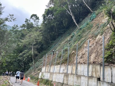 圖1邊坡工程須進駐大型機具(新竹分署提供)