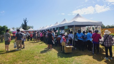 近百攤特色攤商帶來豐富、好吃、好逛、好玩的內容，適合親子同遊