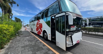 民眾可透過阿里山與高鐵合作聯票，選擇郵輪式巴士或台灣好行上山，用自己喜歡的步調慢遊阿里山