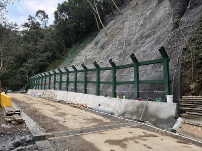 圖1健行步道路面需要重新鋪設(新竹分署提供)