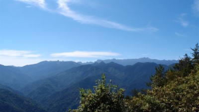 圖6.觀霧遠眺壯闊的聖稜線(林業保育署新竹分署提供)