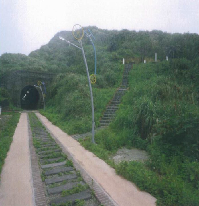 圖5. 過港貝化石列冊追蹤II區，舊隧道口旁及立碑處