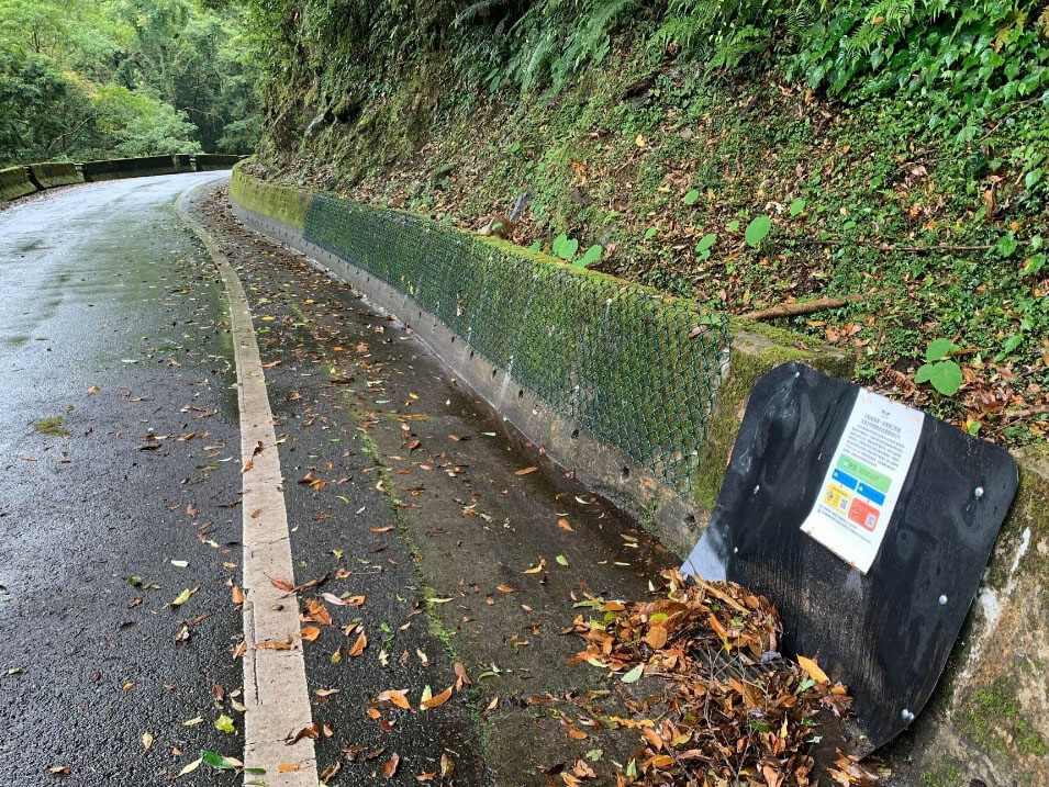 持續改善棲地環境，設置生態廊道及友善設施，漸少路殺機率。(林德恩攝)