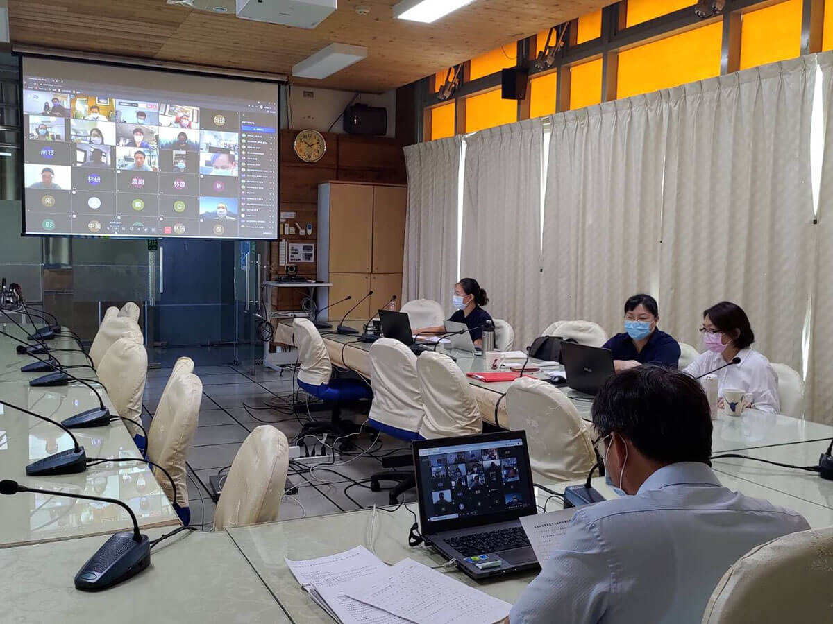 加強與其他公部門專業引導及民眾實質參與，成立平臺研商，落實生態檢核，訂定棲地保育及改善措施，與民眾、在地組織、學校等合作執行推動。