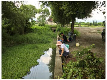 位於南投與臺中交界的私人農場周遭埤塘，是巴氏銀鮈主要分布棲地之一。此地存在的人為採獵行為，可能對巴氏銀鮈族群存在威脅（林文隆攝）