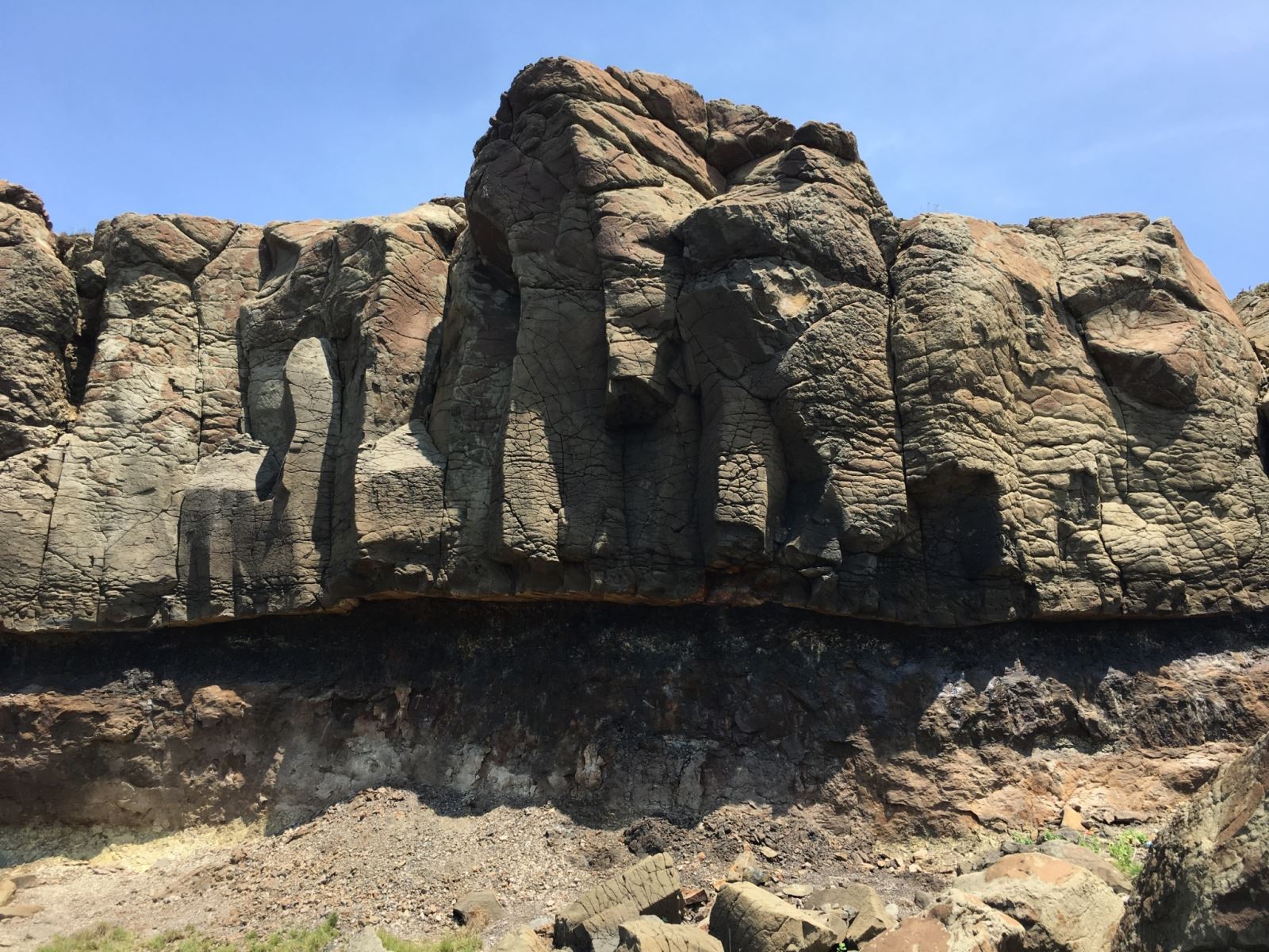 火山口湖遺跡正面照
