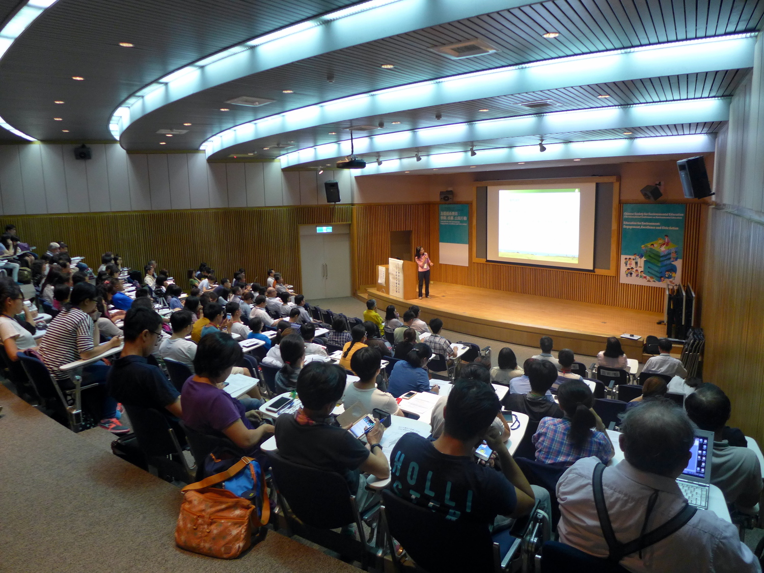 圖6 2017年9月於台中科博館與環境教育學會合辦台灣里山倡議全區工作坊，林業保育署專題分享國土生態保育綠網計畫